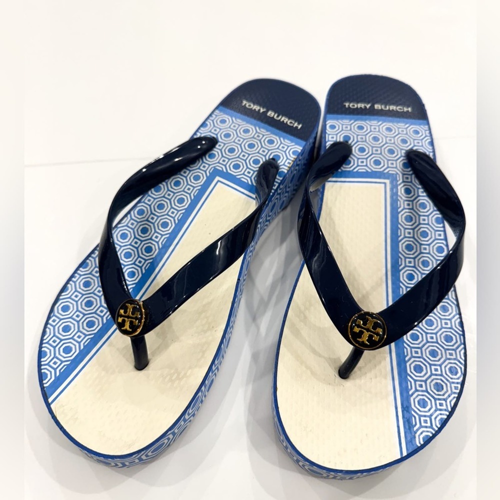 Tory Burch sandals tong flip flop Logo Navy Octagon Wedge poolside 8.5